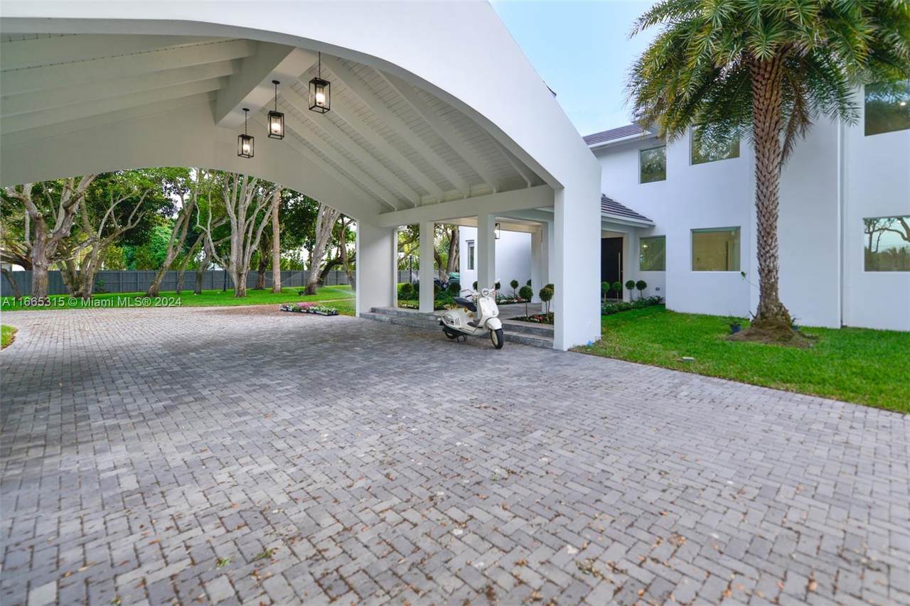 https://bt-photos.global.ssl.fastly.net/miami/1280_boomver_1_A11665315-2.jpg