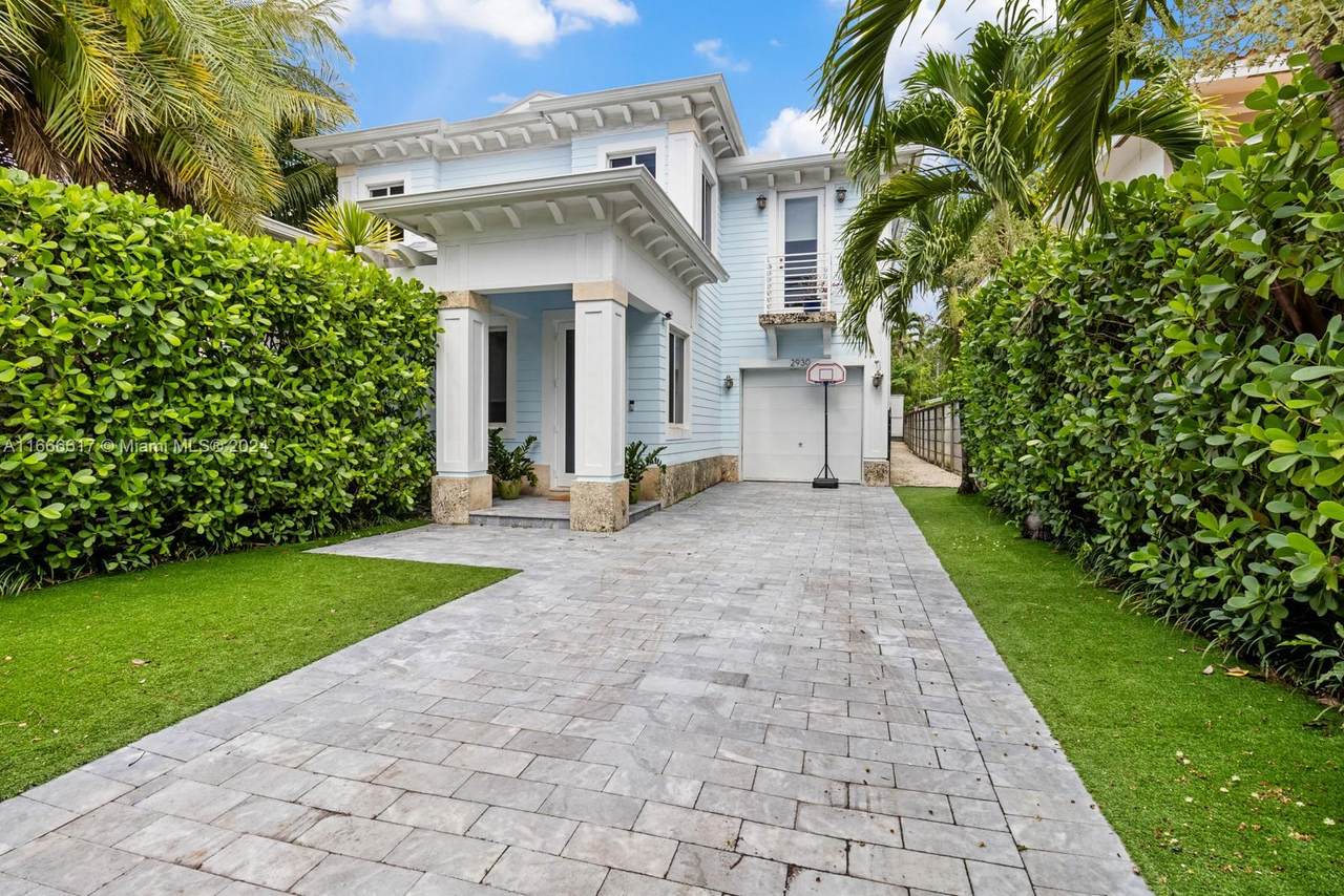 2930 Catalina St - Photo 1