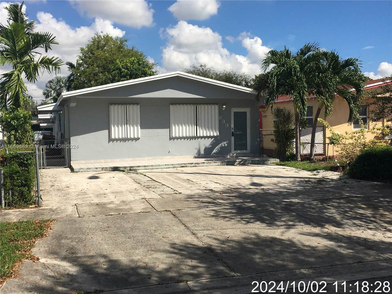 839 34th St - Photo 1