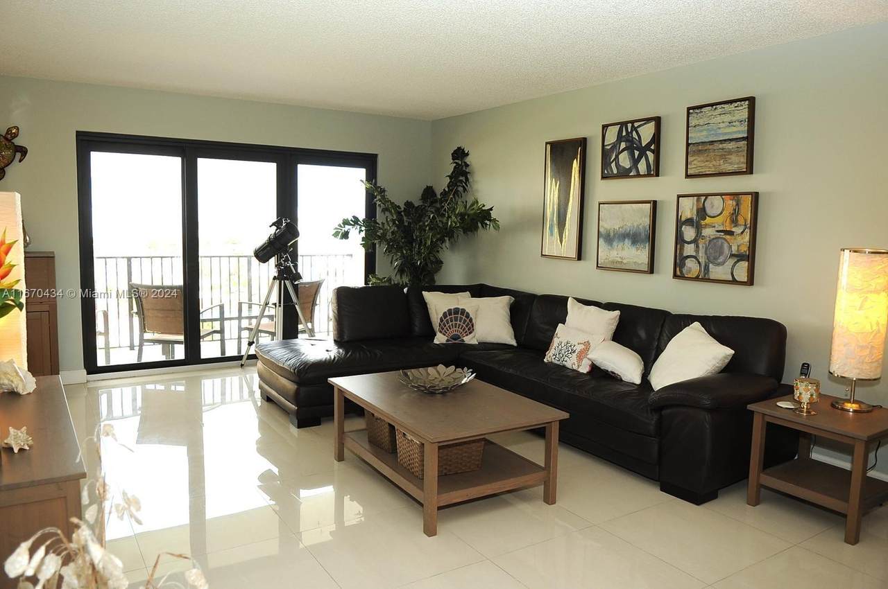 https://bt-photos.global.ssl.fastly.net/miami/1280_boomver_1_A11670434-2.jpg