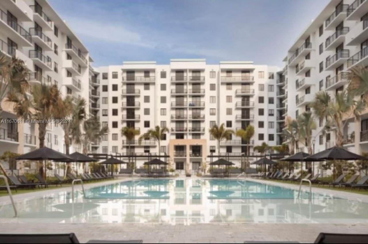 11200 Biscayne Blvd - Photo 1