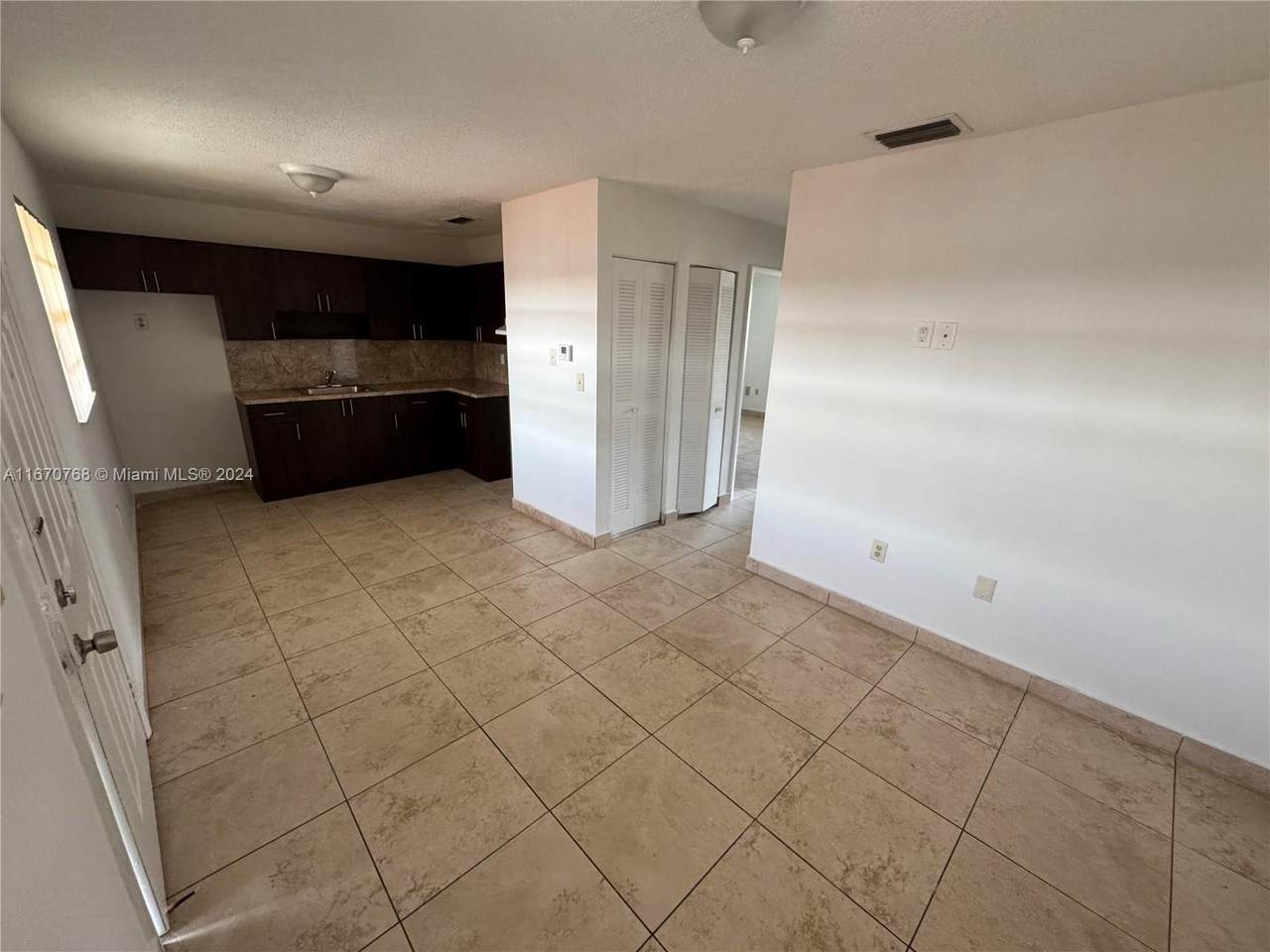 256 7th St - Photo 1