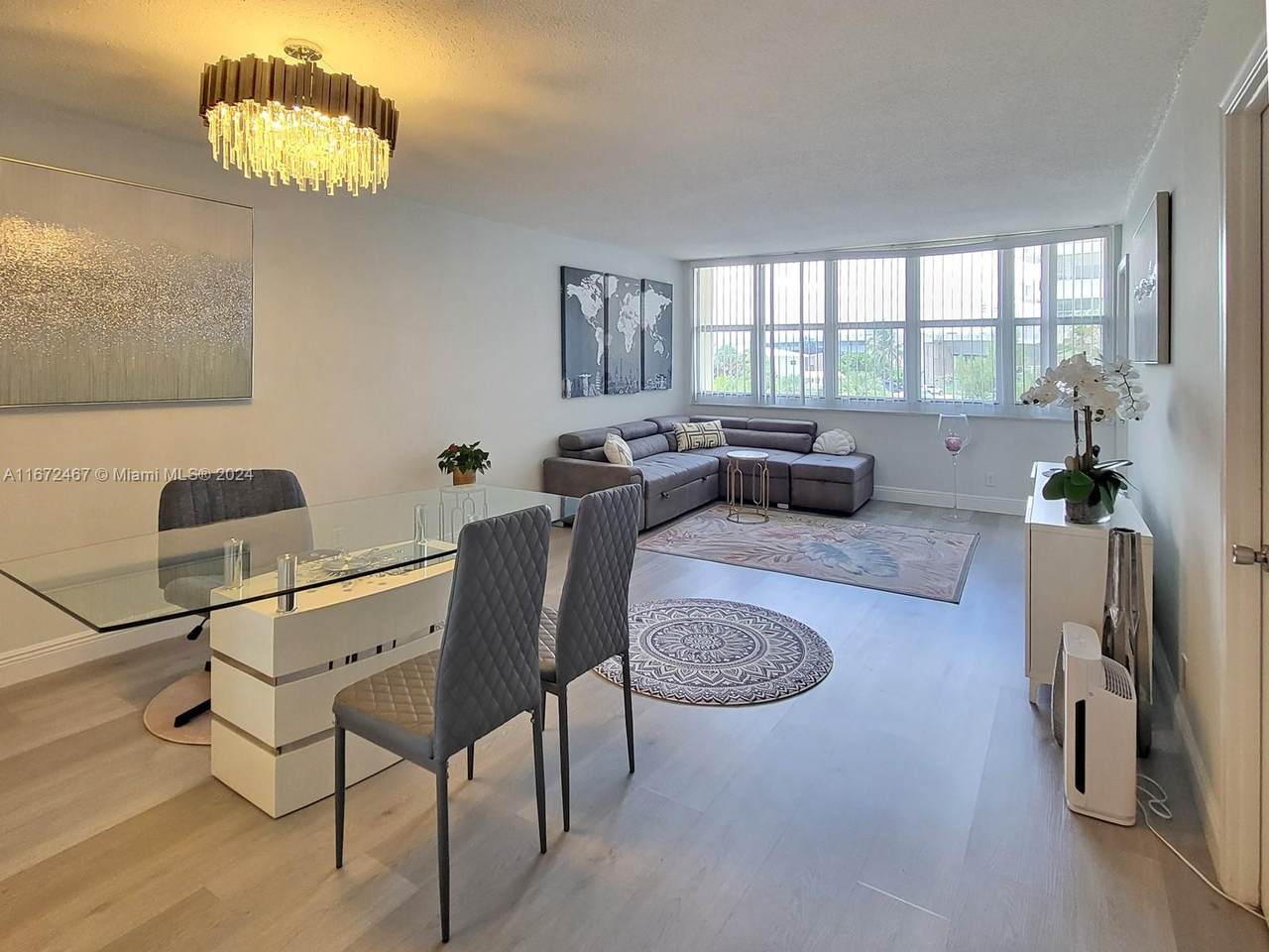 1825 Ocean Dr - Photo 1