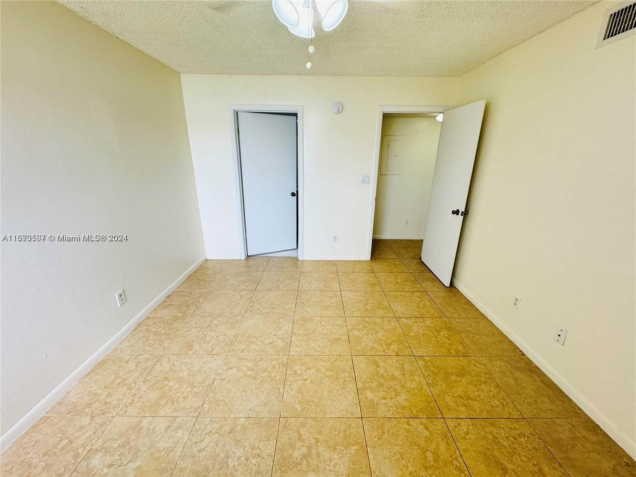 https://bt-photos.global.ssl.fastly.net/miami/1280_boomver_1_A11673507-2.jpg