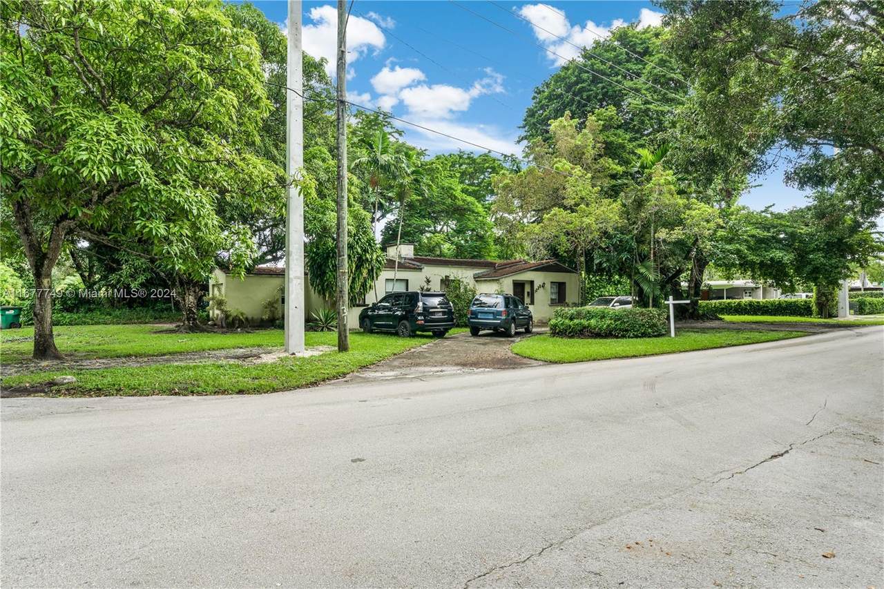 1225 Cortez St - Photo 1