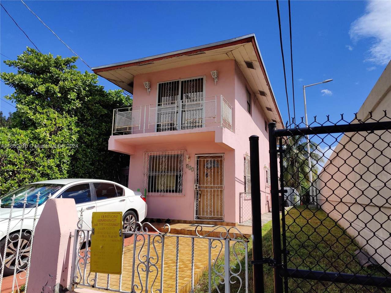945 19th Ave - Photo 1