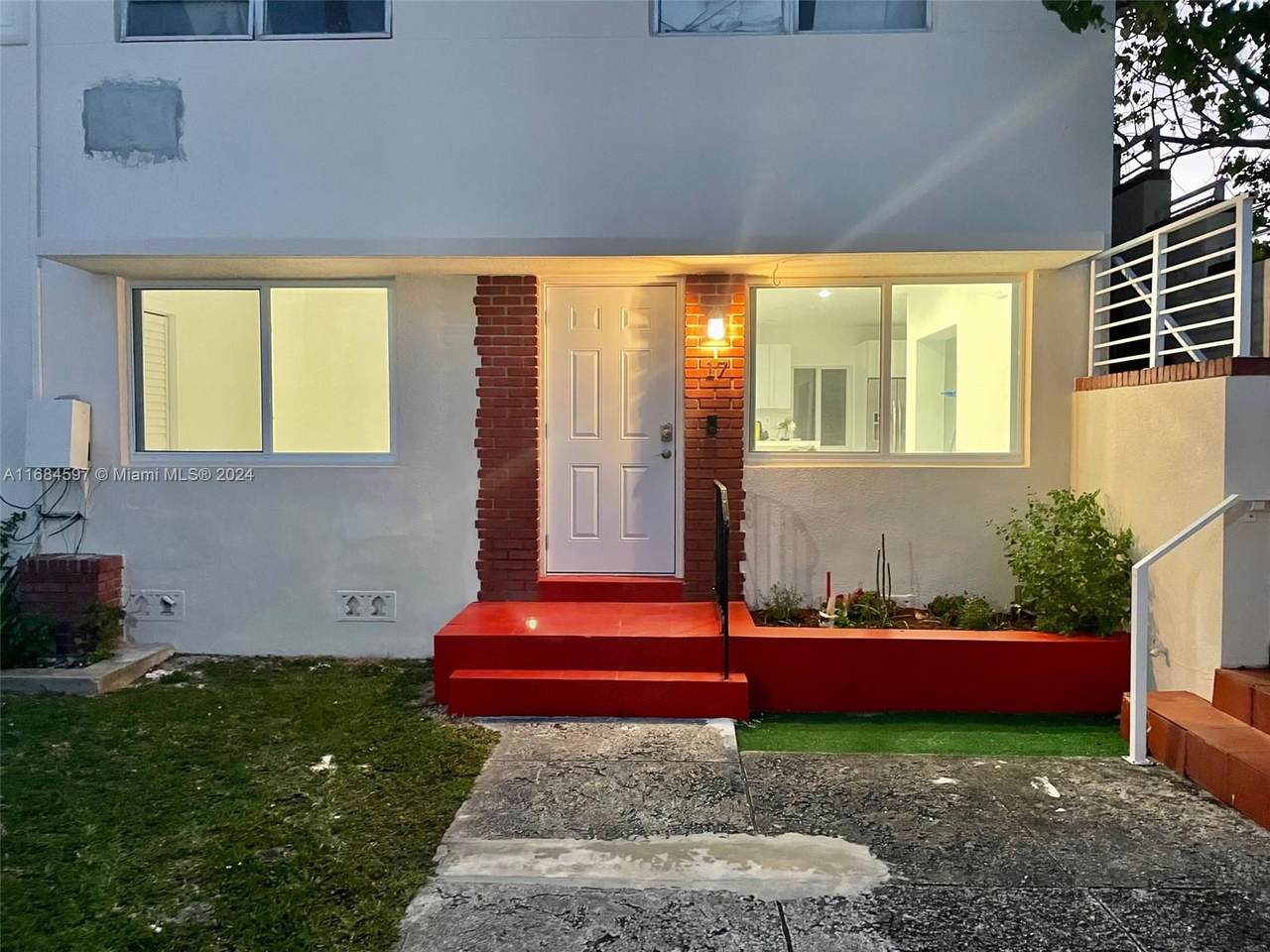 1201 Marseille Dr - Photo 1