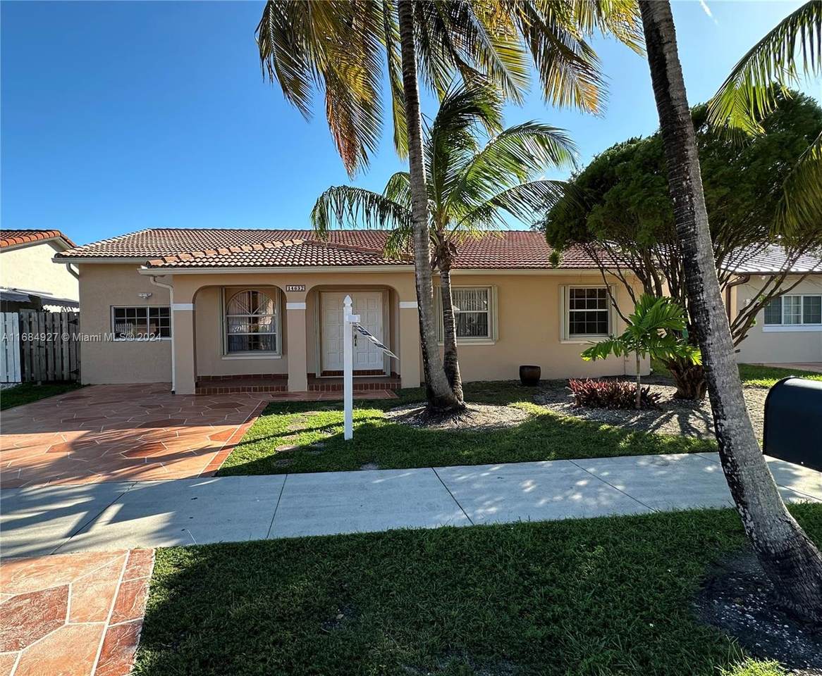 14632 172nd Ln - Photo 1