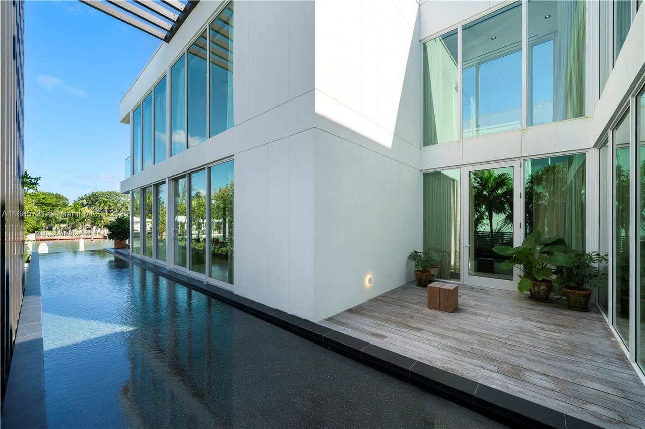 https://bt-photos.global.ssl.fastly.net/miami/1280_boomver_1_A11685731-2.jpg