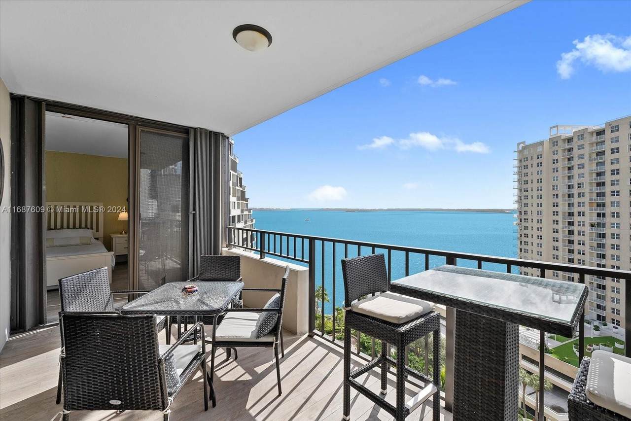 520 Brickell Key Dr - Photo 1