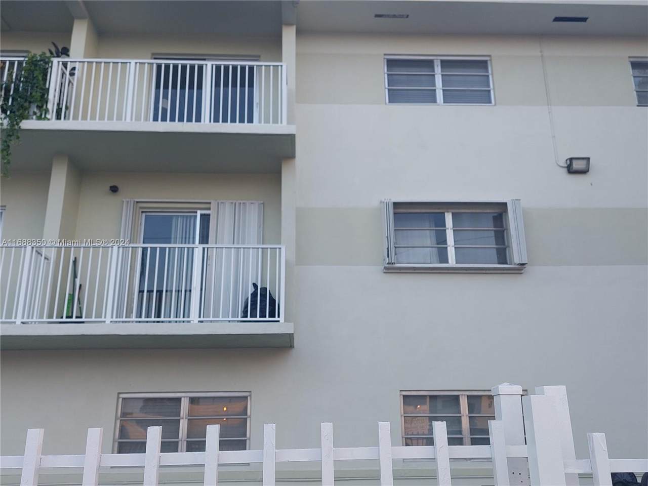 https://bt-photos.global.ssl.fastly.net/miami/1280_boomver_1_A11688350-2.jpg