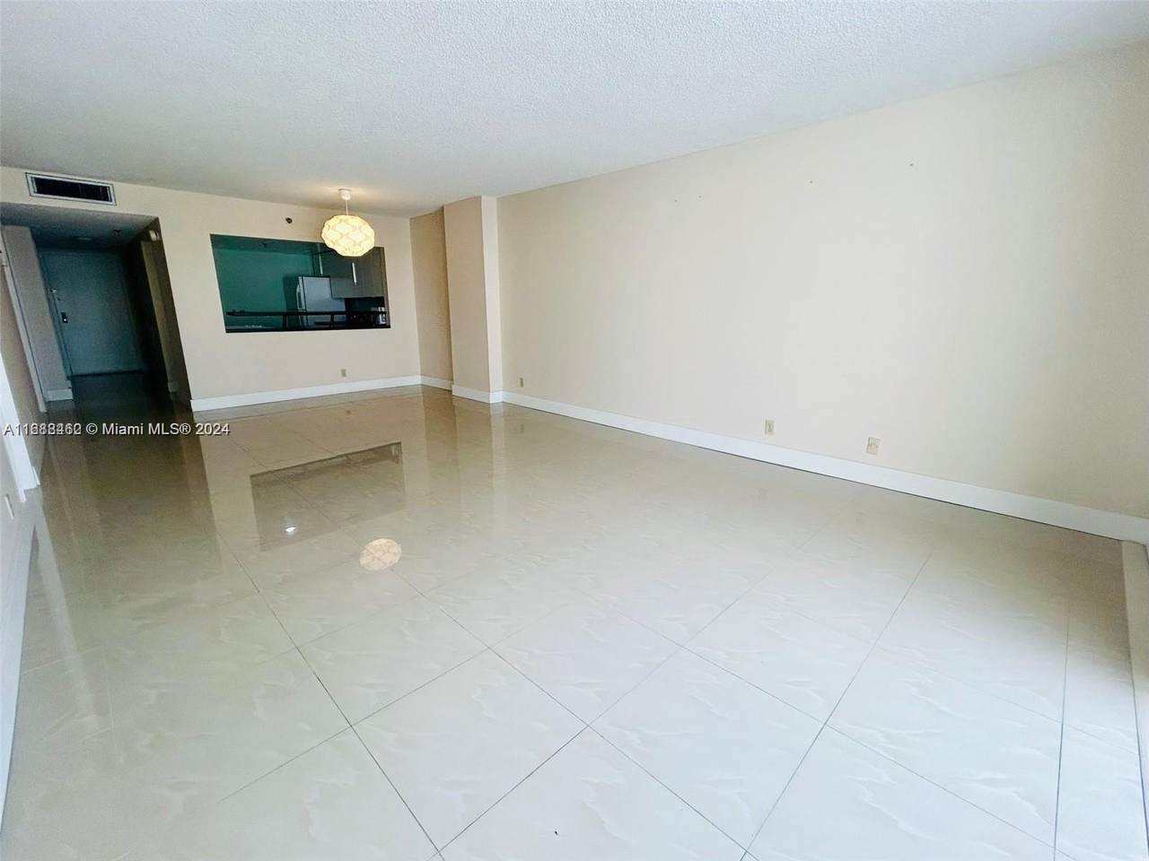 https://bt-photos.global.ssl.fastly.net/miami/1280_boomver_1_A11688462-2.jpg