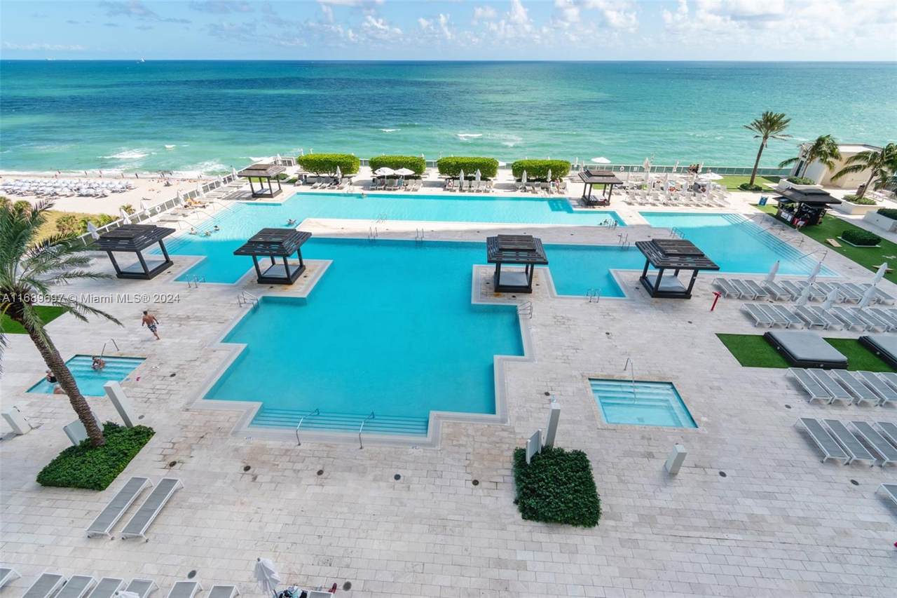 1800 Ocean Dr - Photo 1