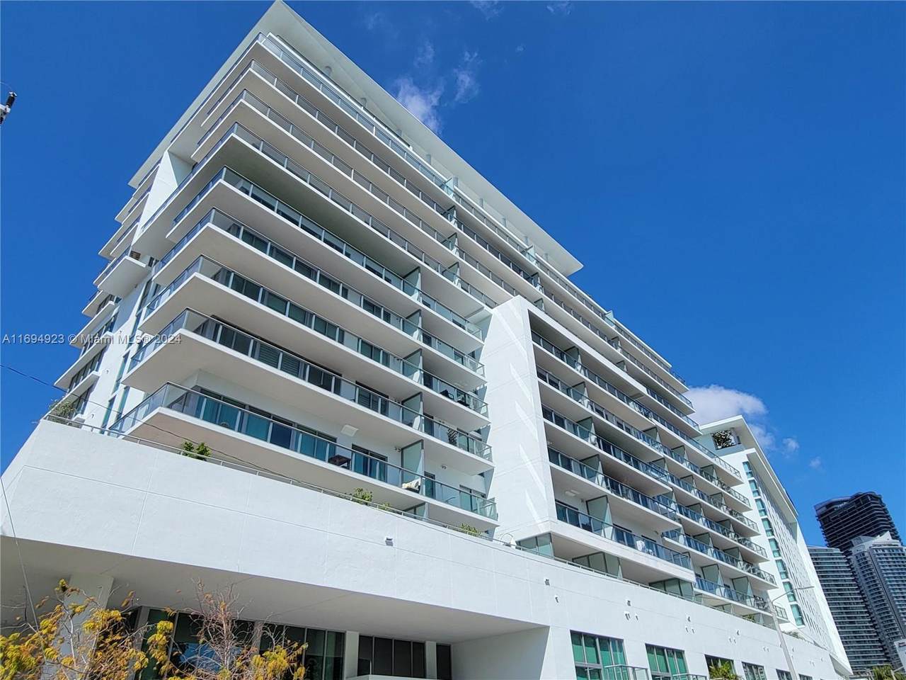1600 1 Ave - Photo 1