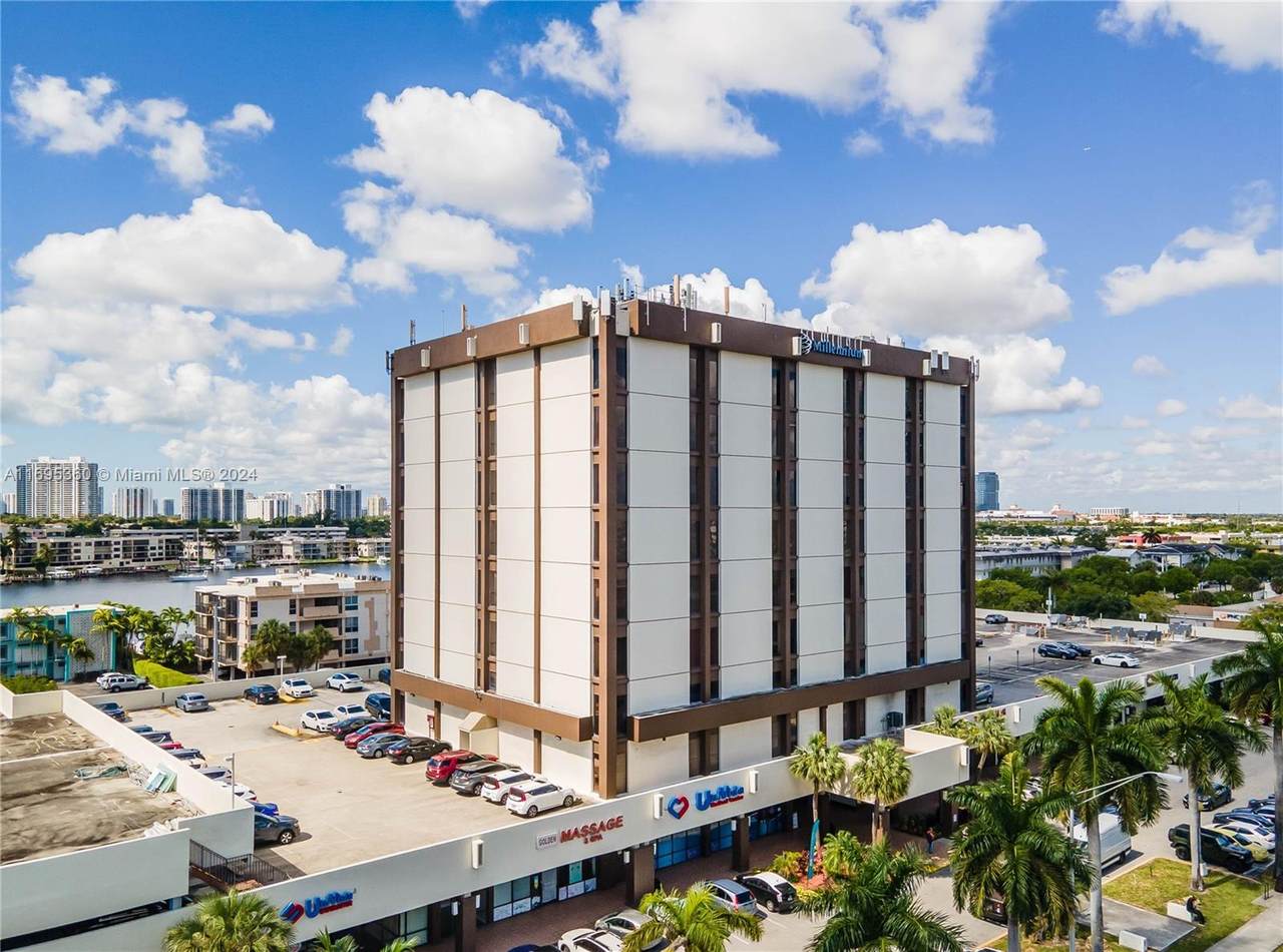 2500 Hallandale Beach Blvd - Photo 1