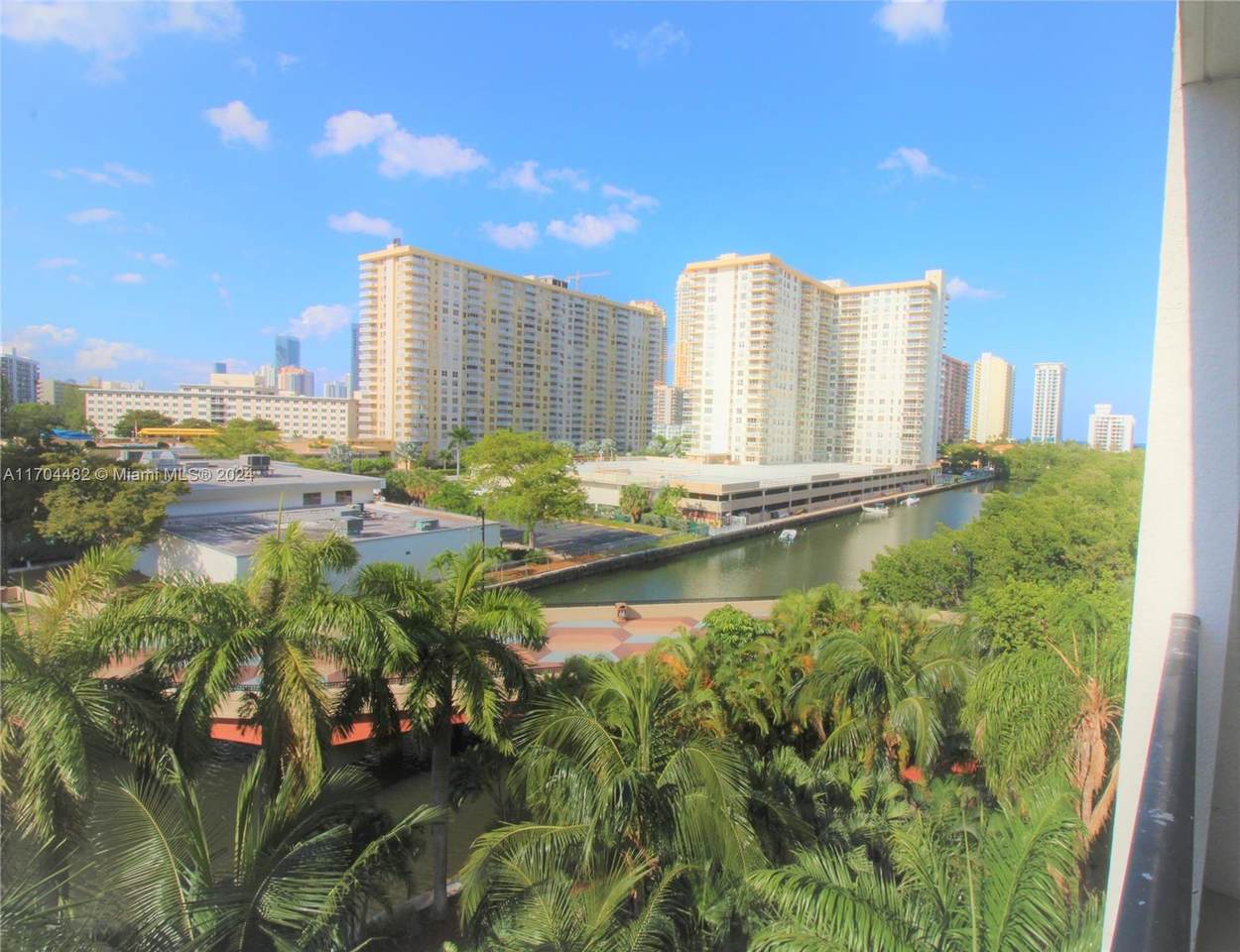 https://bt-photos.global.ssl.fastly.net/miami/1280_boomver_1_A11704482-2.jpg