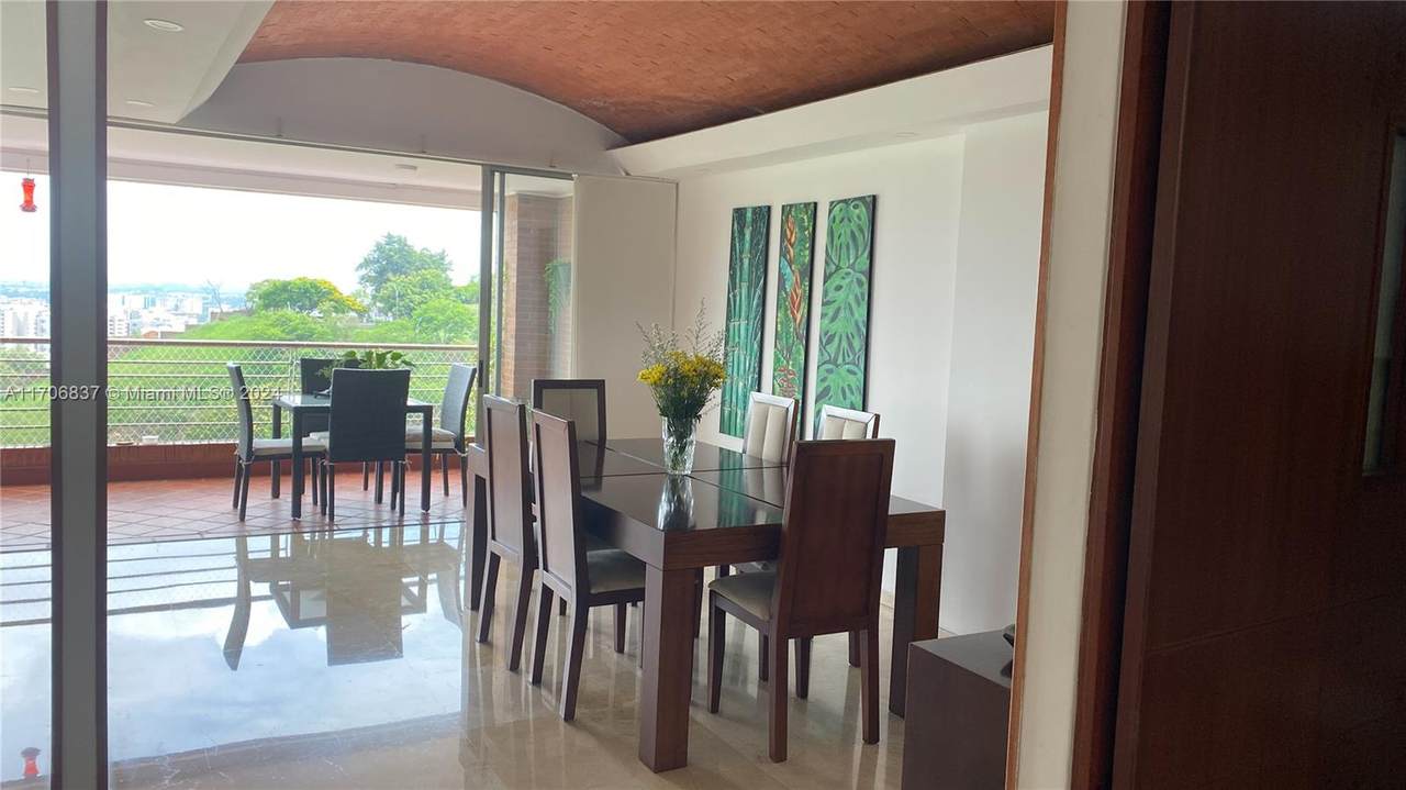 9 Avenida - Photo 1