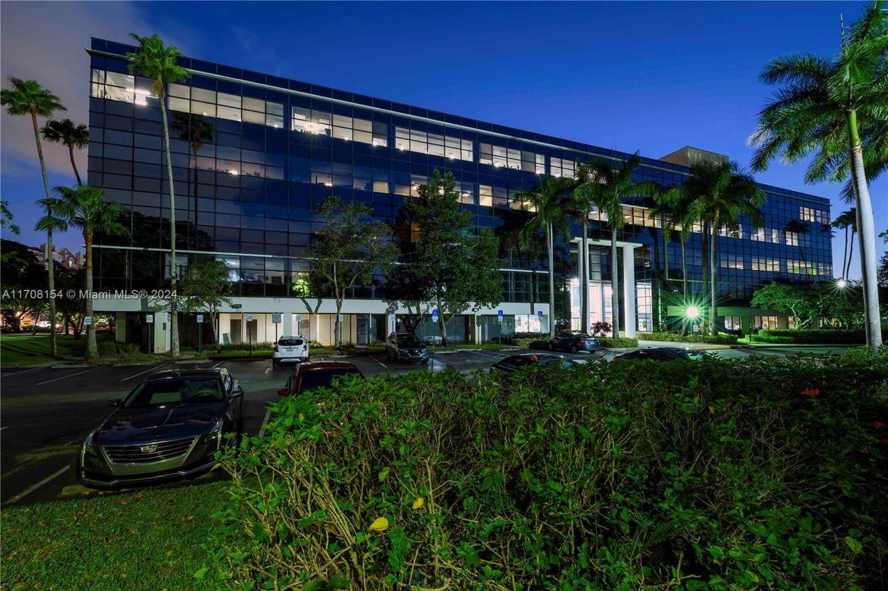 https://bt-photos.global.ssl.fastly.net/miami/1280_boomver_1_A11708154-2.jpg
