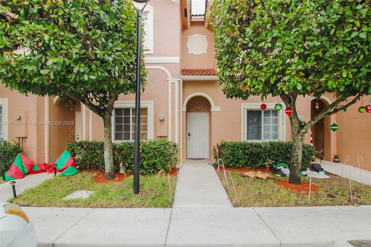 7854 Catalina Cir - Photo 1