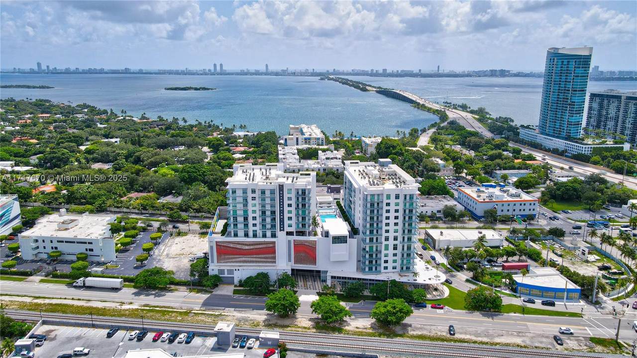 3900 Biscayne Blvd - Photo 1