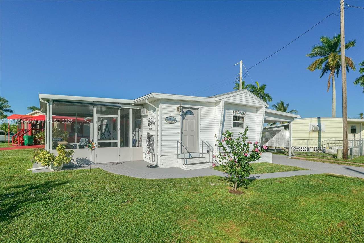 8501 18th Ct - Photo 1