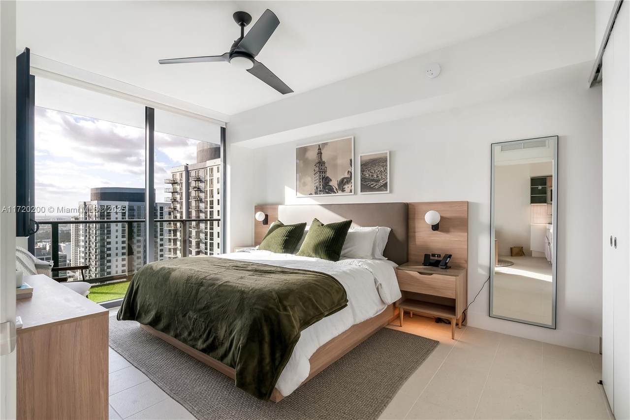 601 Ne 1 Ave - Photo 1