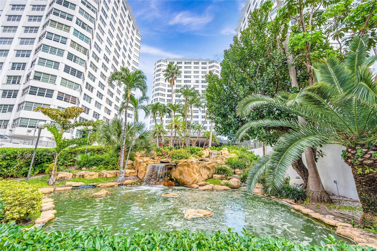 999 Brickell Bay Dr - Photo 1