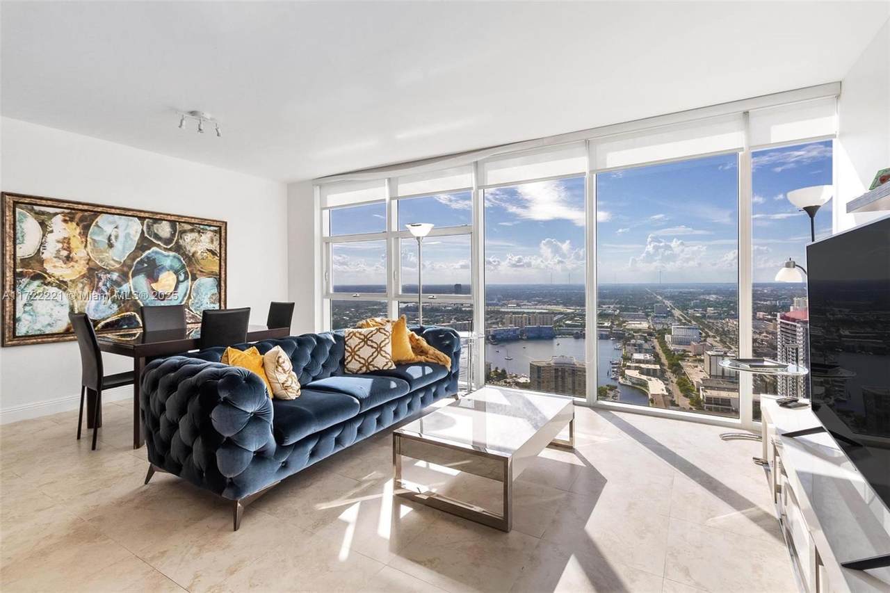 1830 Ocean Dr - Photo 1