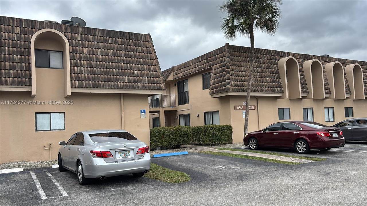 10856 Royal Palm Blvd - Photo 1
