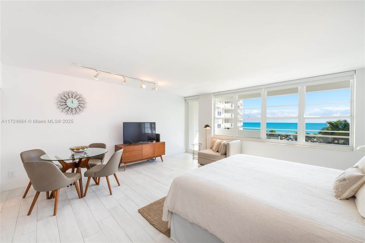 100 Lincoln Rd - Photo 1