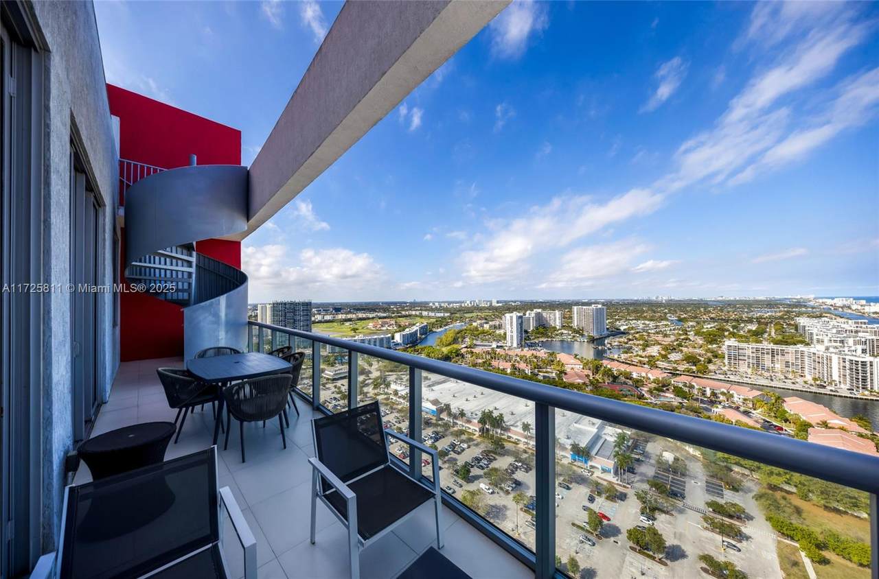 2600 Hallandale Beach Blvd - Photo 1