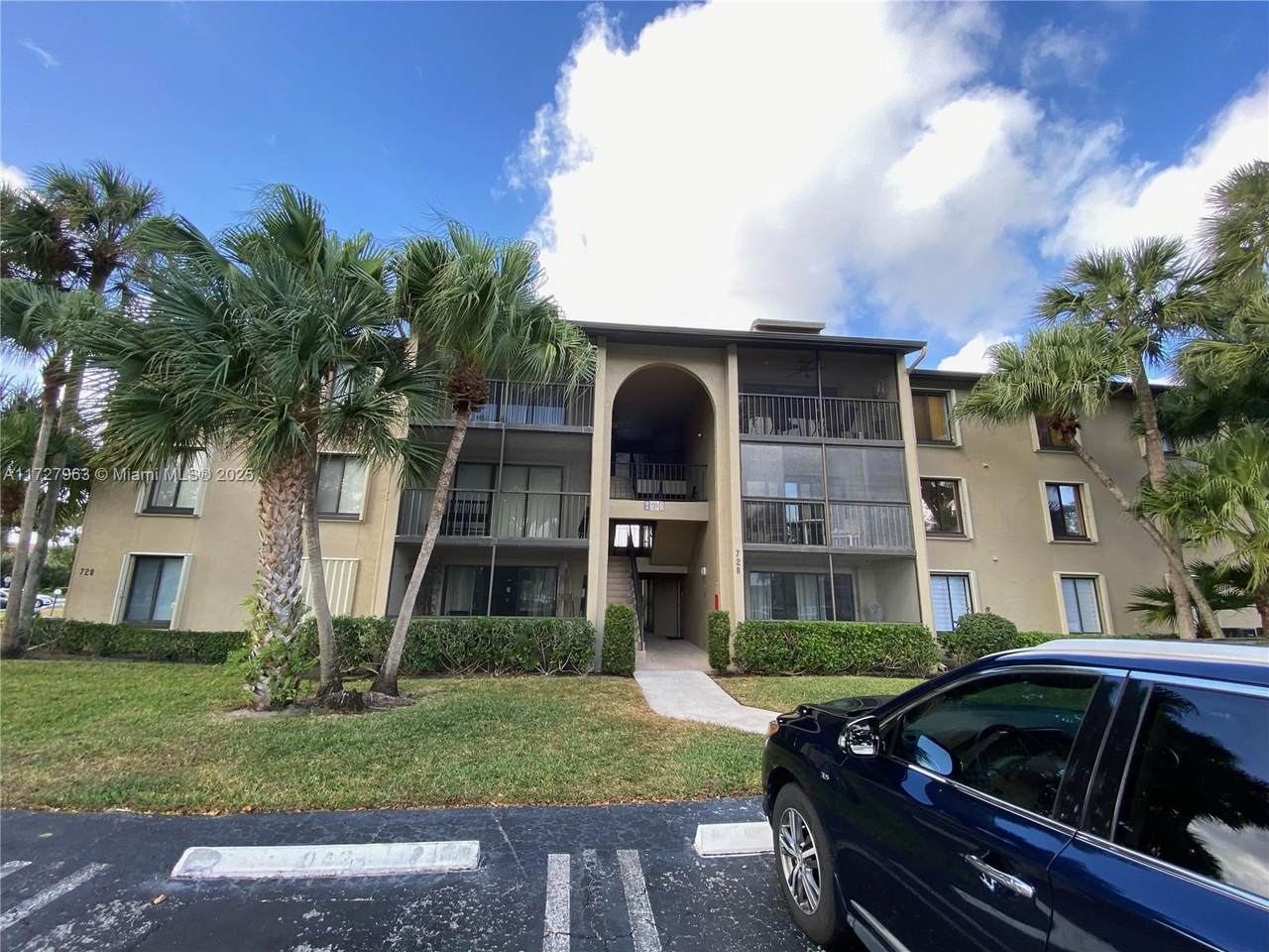 728 Sunny Pine Way - Photo 1