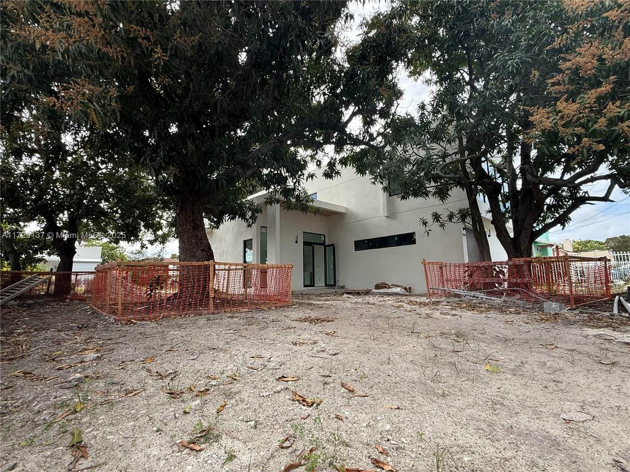 2606 19th St - Photo 1
