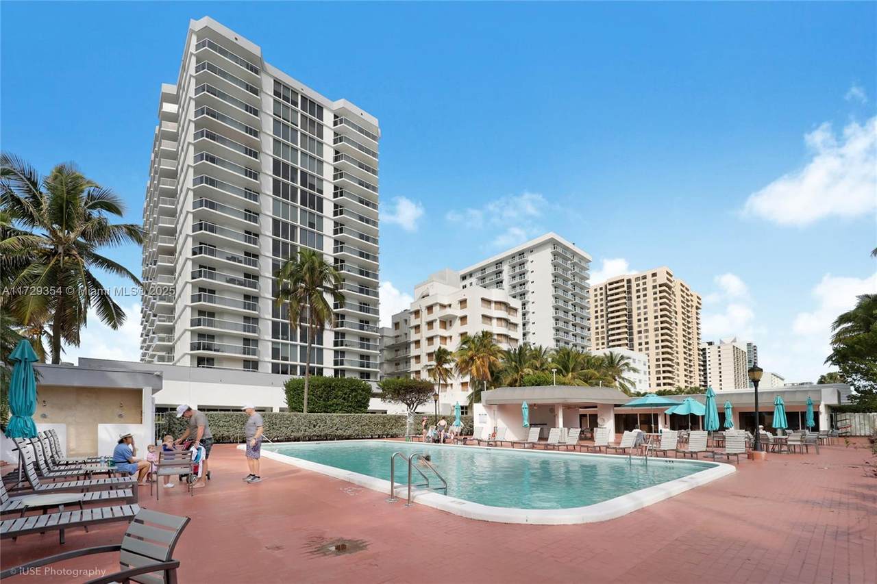2401 Collins Ave - Photo 1