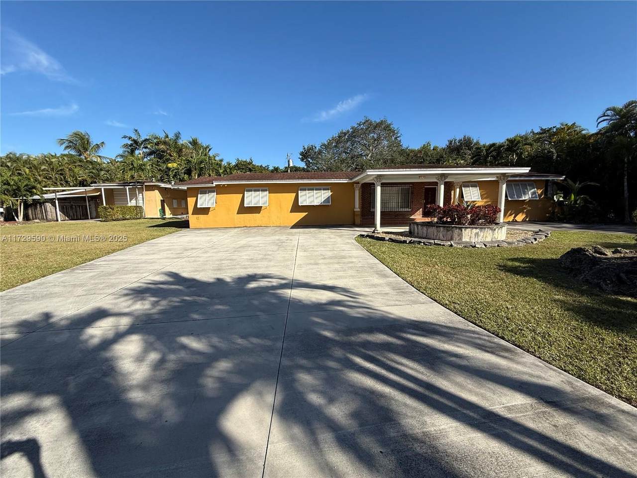 11845 97th Ave - Photo 1