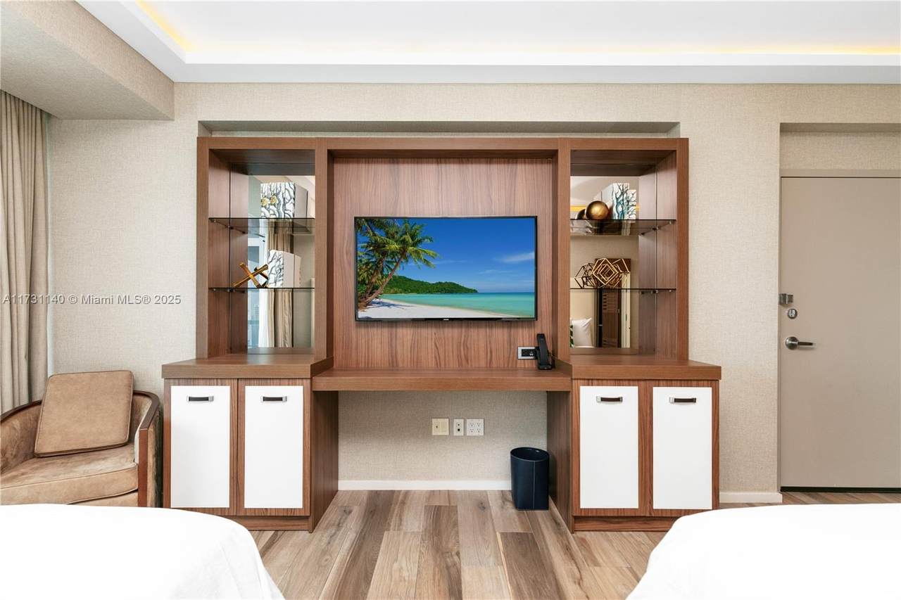 https://bt-photos.global.ssl.fastly.net/miami/1280_boomver_1_A11731140-2.jpg