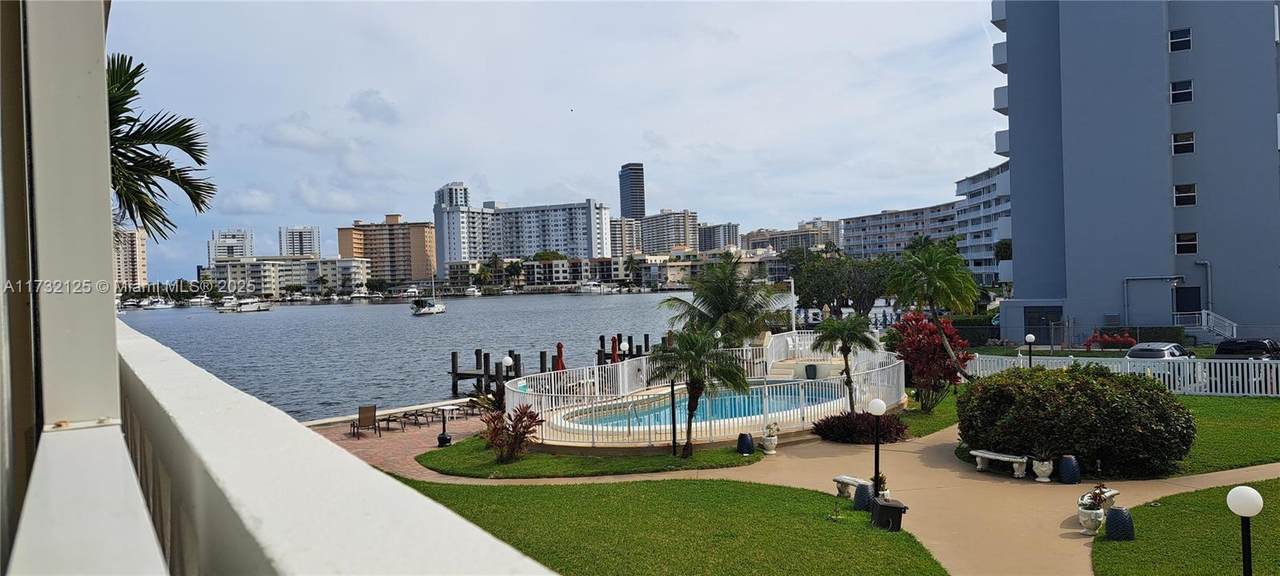 450 Golden Isles Dr - Photo 1