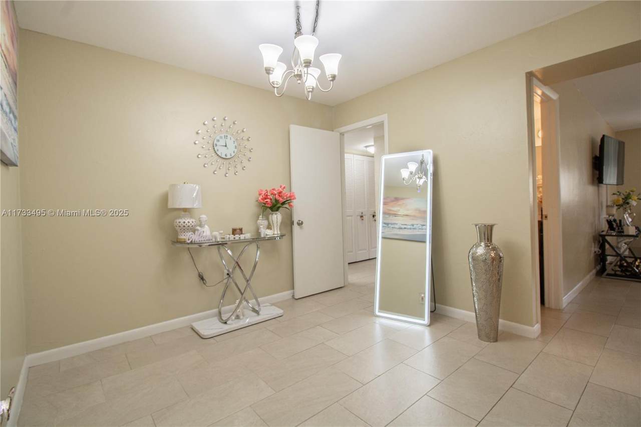 3285 Foxcroft Rd - Photo 1