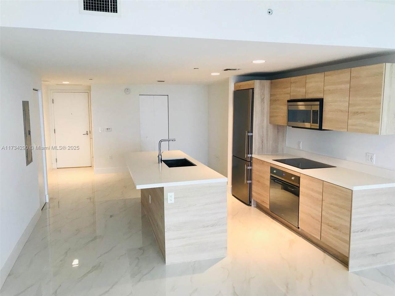 16385 Biscayne Blvd - Photo 1