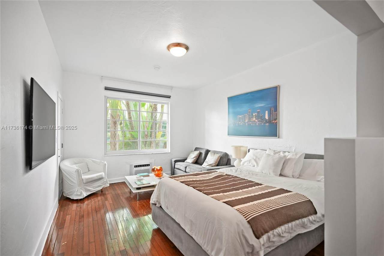 349 Meridian Ave - Photo 1