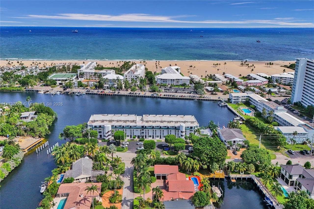 1800 Ocean Dr - Photo 1