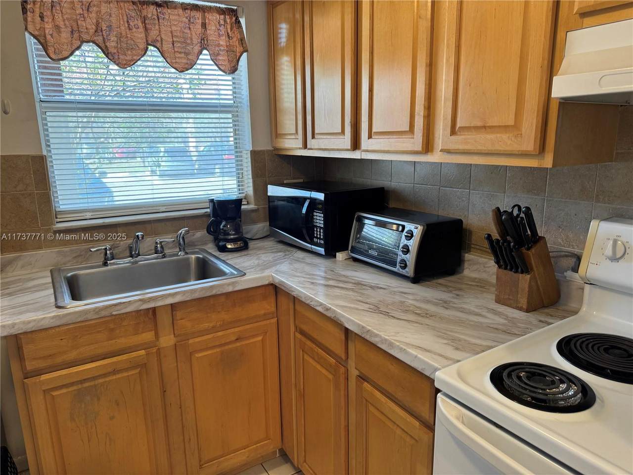 2741 Pine Island Rd - Photo 1