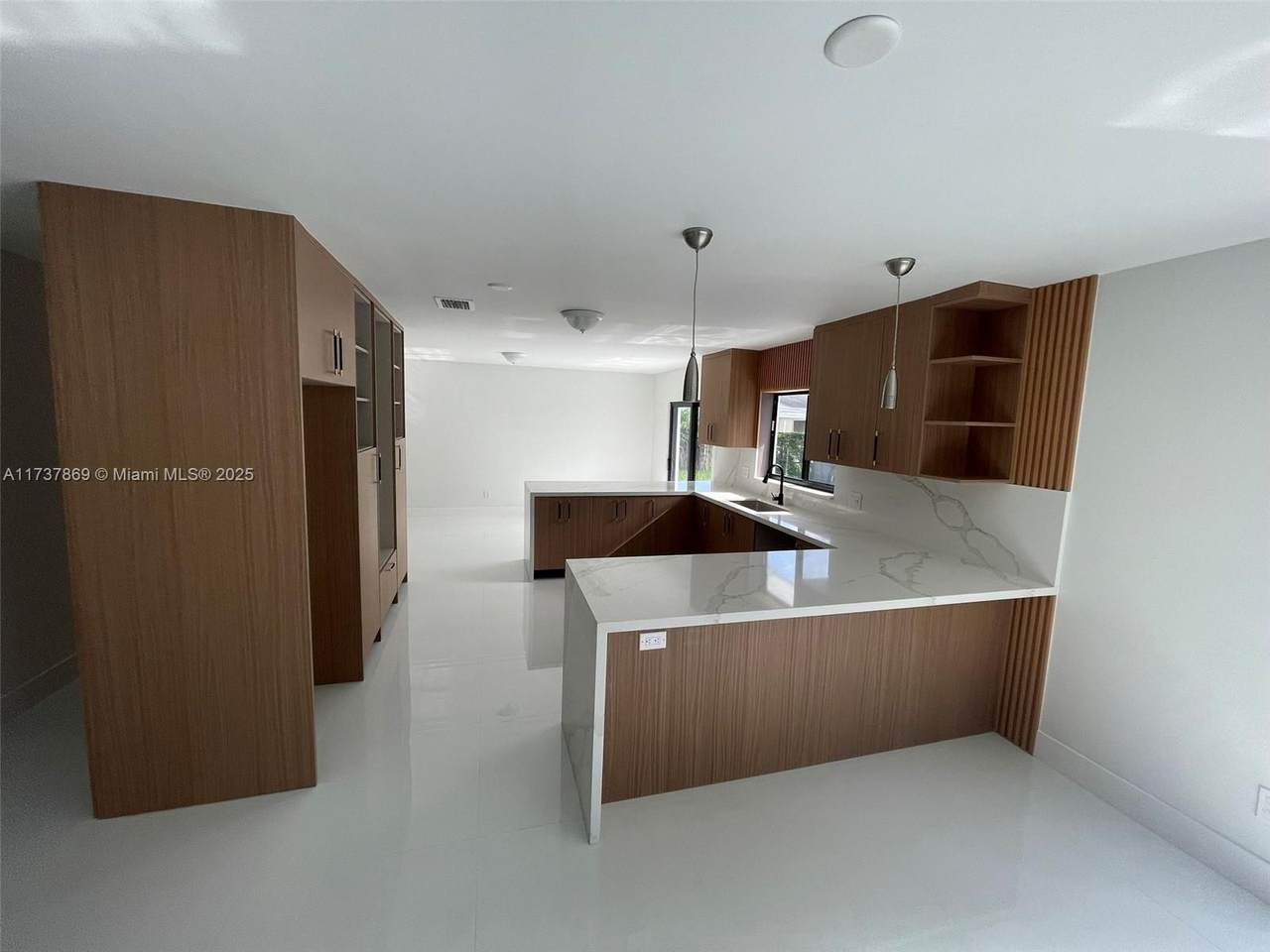 https://bt-photos.global.ssl.fastly.net/miami/1280_boomver_1_A11737869-2.jpg