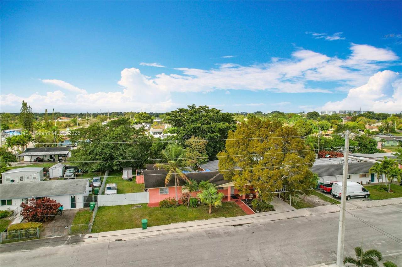 22320 114 Ave - Photo 1