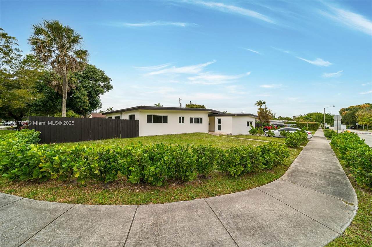 19900 21st Ave - Photo 1