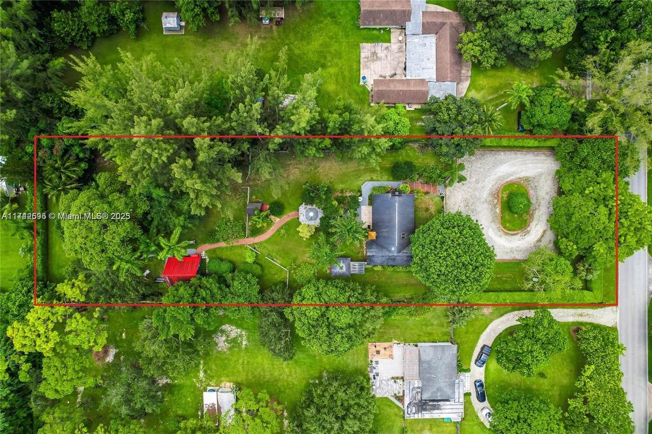 6031 82nd Ave - Photo 1