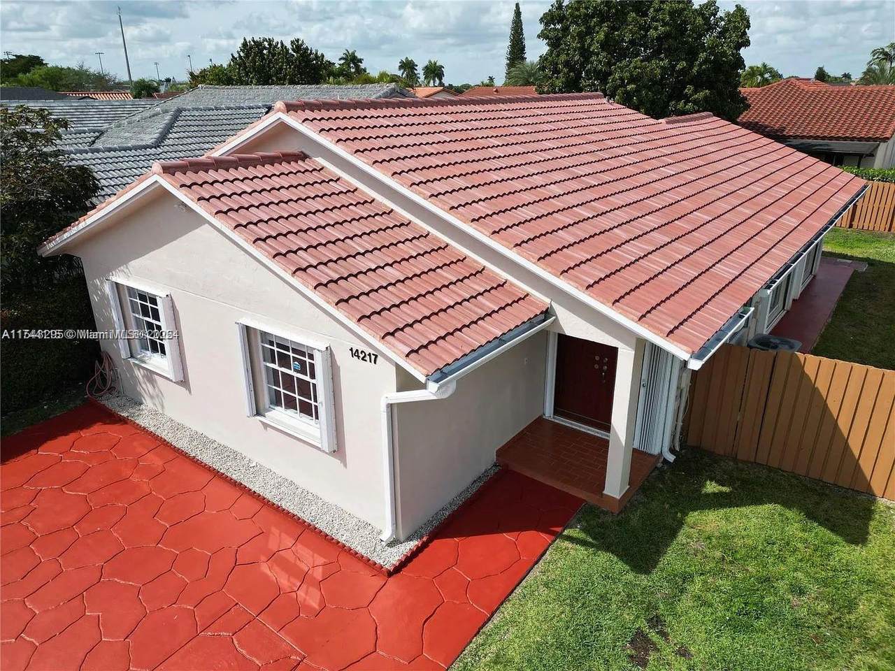 14217 48th Ln - Photo 1