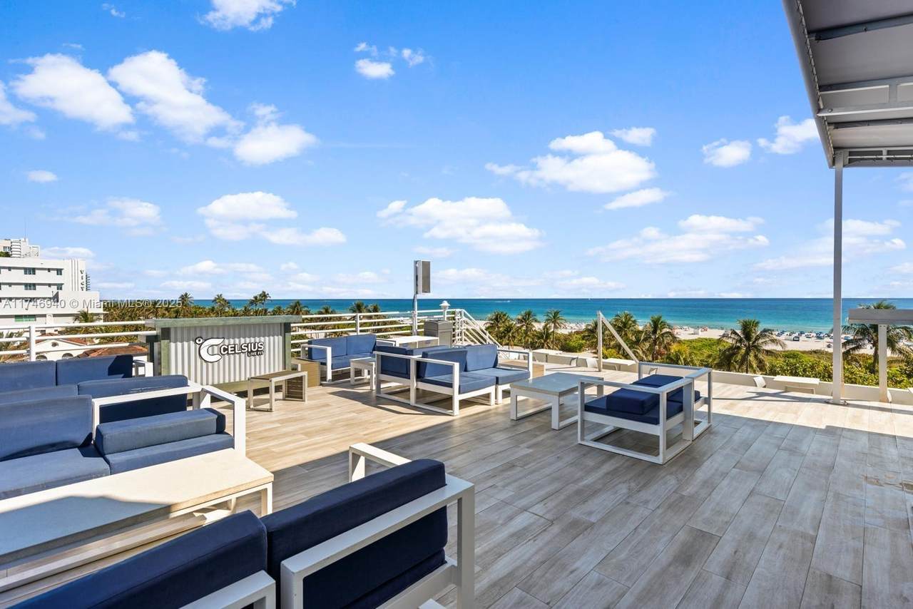 1024 Ocean Dr - Photo 1