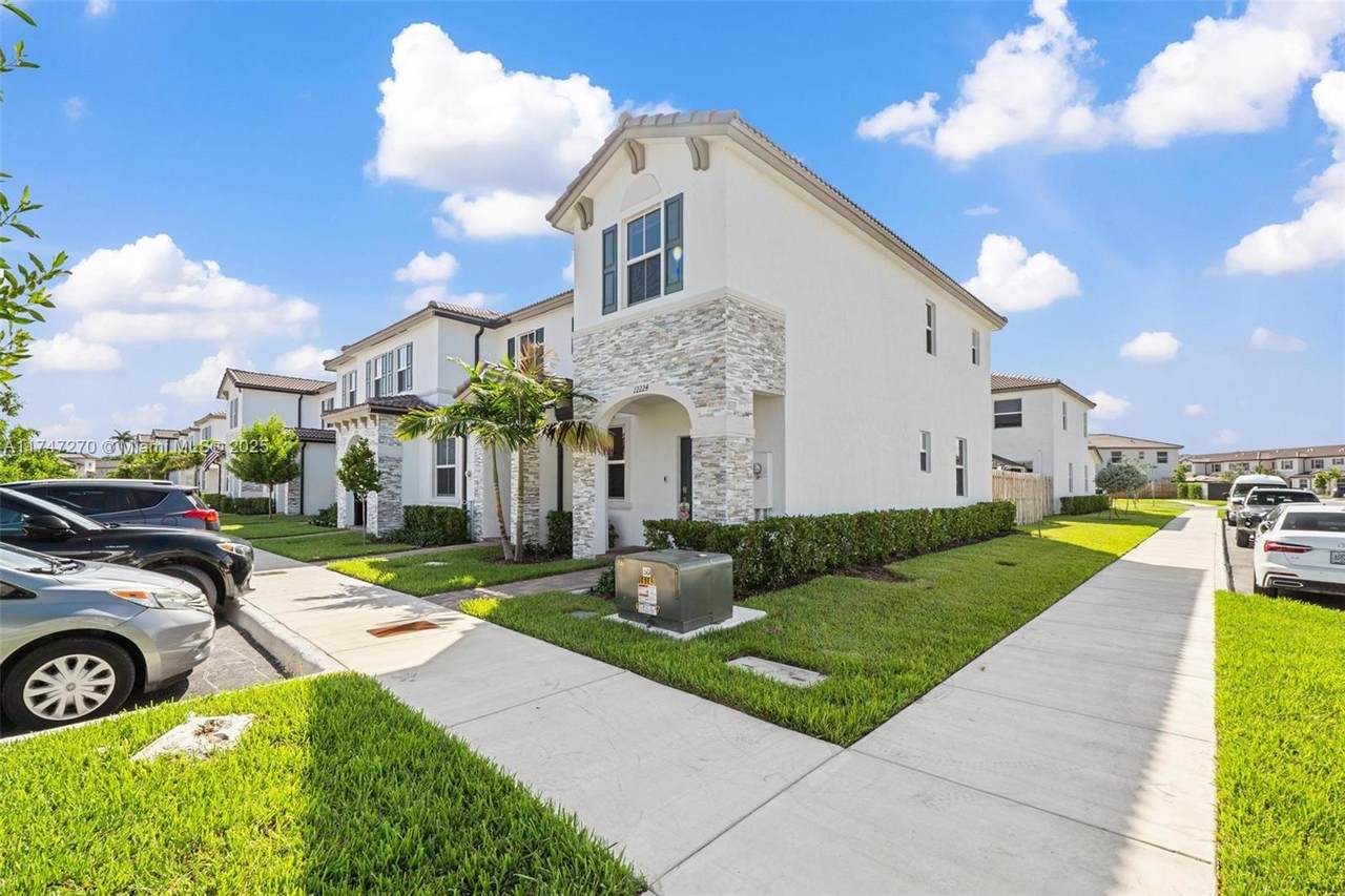 12224 23rd Ct - Photo 1