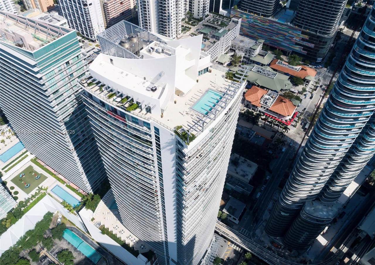 501 31st St - Photo 1